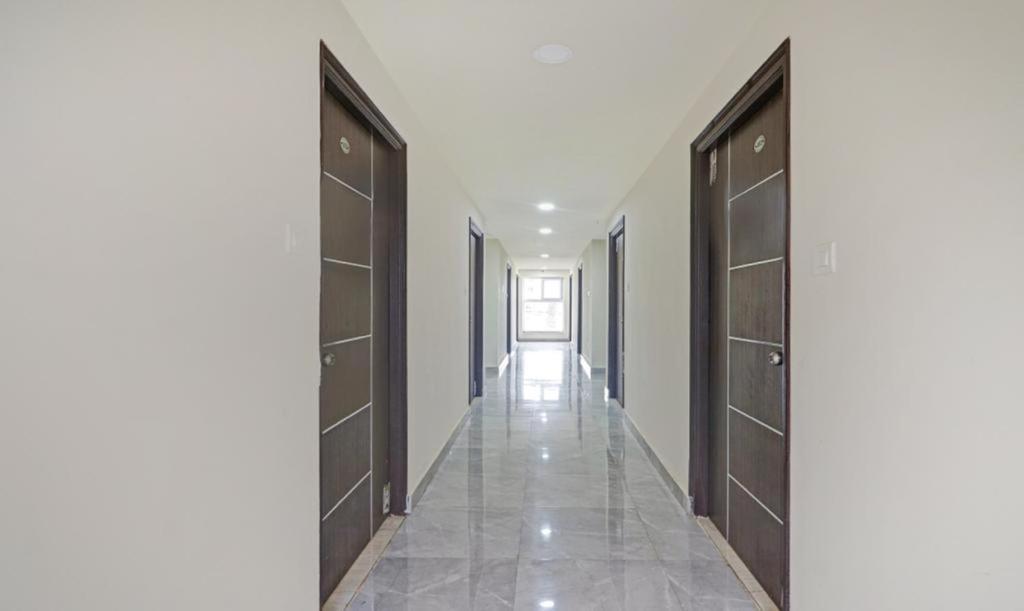 Hotel Bright Airport Zone 샴샤바드 외부 사진